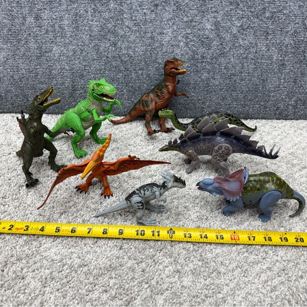 Toy Dinosaur figures huge lot articulating limbs‎